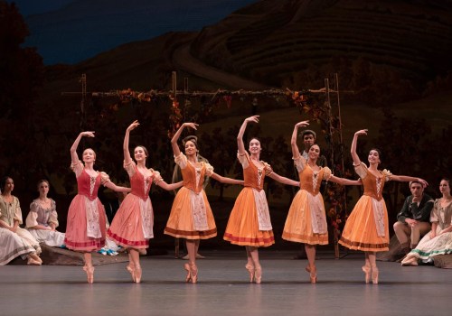 The Ultimate Guide to Dressing for a Theater Performance in Pinellas County, Florida